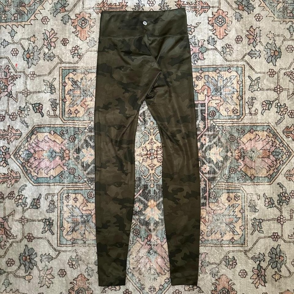 Lululemon Camo Leggings (size 2) - Picture 4 of 5